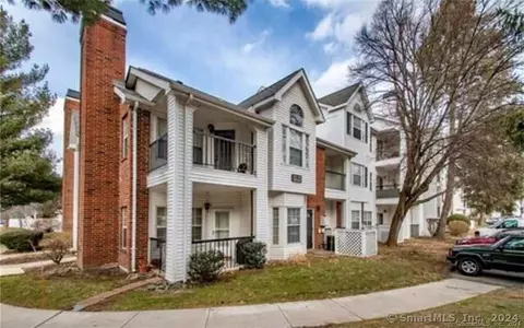 31 High St #2106, East Hartford, CT 06118