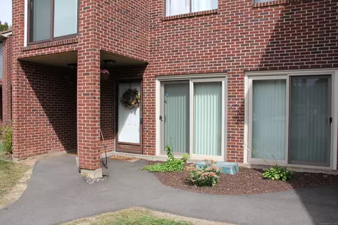 295 Redstone Hill Rd #7, Bristol, CT 06010