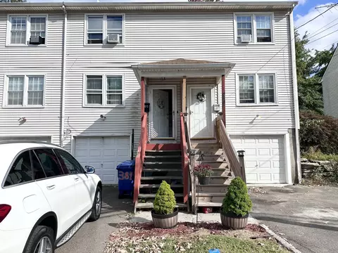 384 Priscilla St, Bridgeport, CT 06610