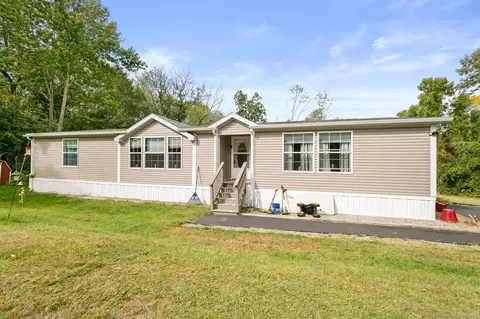 32 Richard Ave, Griswold, CT 06351