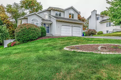 49 Brookview Ln, Middletown, CT 06457