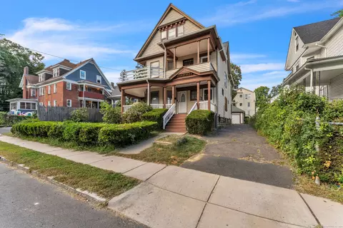 12-14 Vineland Ter, Hartford, CT 06112