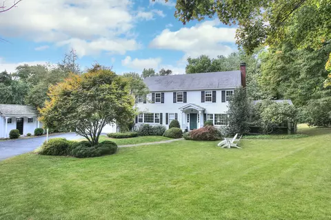 885 Duck Farm Rd, Fairfield, CT 06824