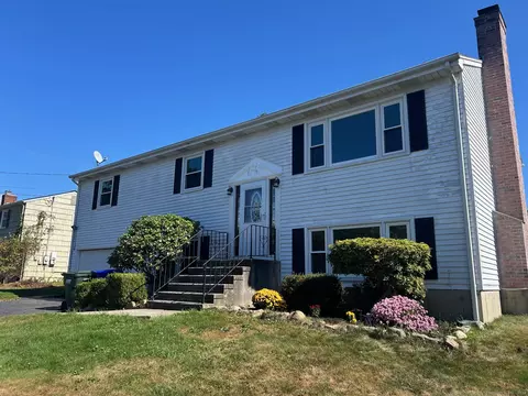 30 Osage Ln, Groton, CT 06340
