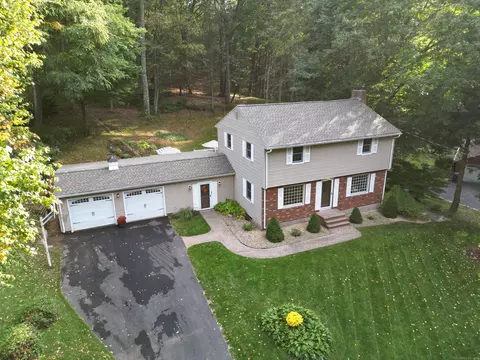 114 Farmstead Ln, Glastonbury, CT 06033