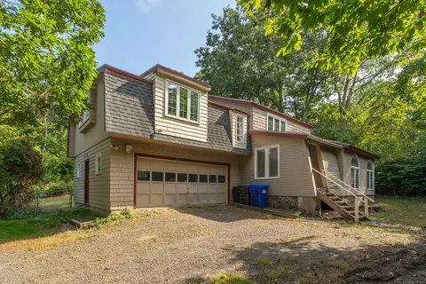 14 Forest St, Branford, CT 06405