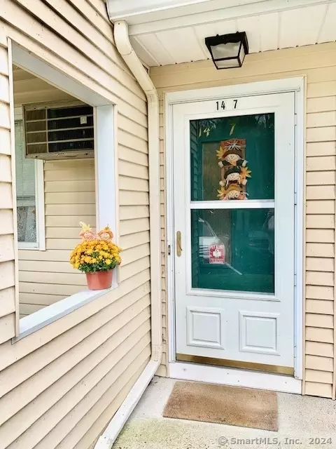 8 Rose Ln #14-7, Danbury, CT 06811