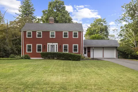 7 Kenwood Cir, Bloomfield, CT 06002