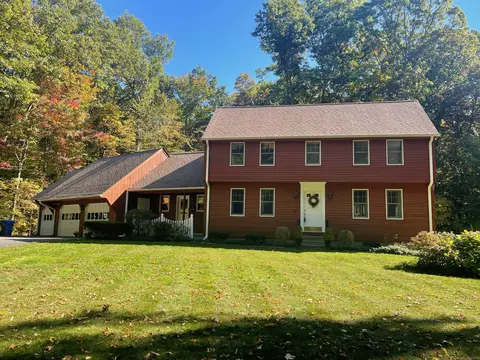 67 West St, Hebron, CT 06248