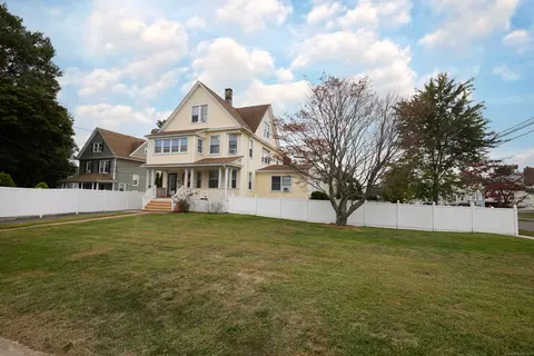 1707 W Broad St, Stratford, CT 06615
