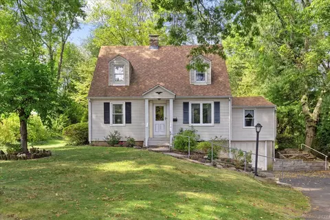 34 Hartford Ave, Newington, CT 06111