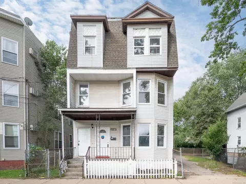 8 Hurlburt St, New Haven, CT 06519