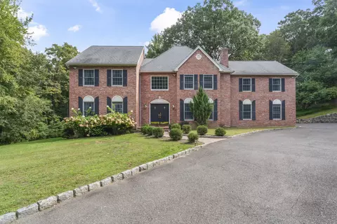 8 Dittmar Rd, Bethel, CT 06801