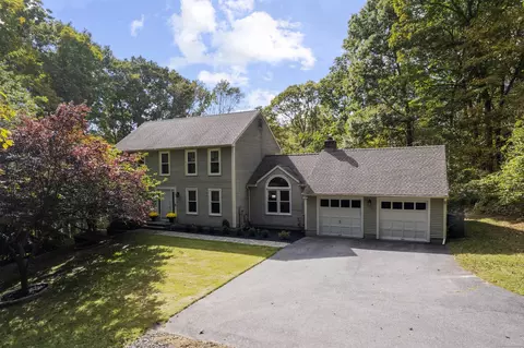 17 Lyle Dr, Madison, CT 06443