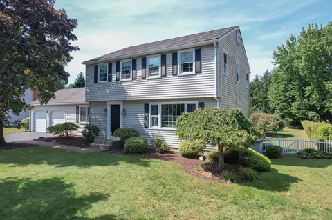 25 Willow Brook Dr, Cheshire, CT 06410