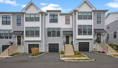 28 Brentwood Cir #28, Danbury, CT 06810