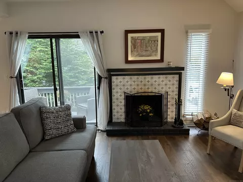 879 Heritage Vlg #A, Southbury, CT 06488
