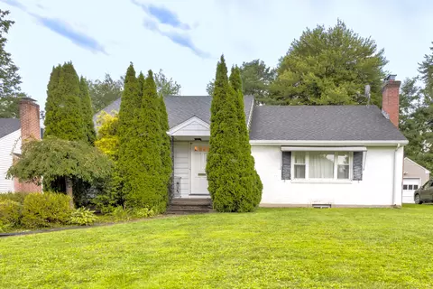 11 Sherwood Rd, West Hartford, CT 06117