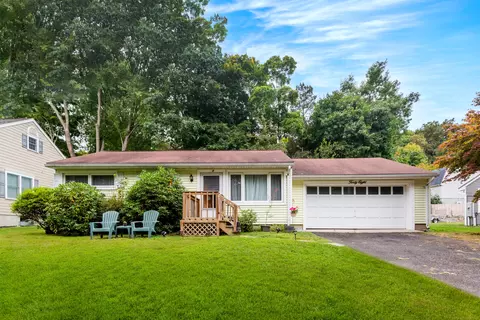 48 Caroline Pl, Greenwich, CT 06831