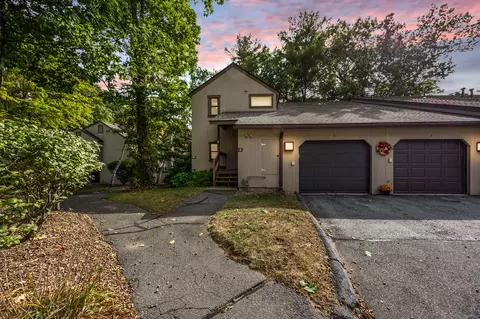 6 Woods Hollow Ct #179-B, Avon, CT 06001