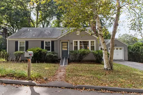 4 Bates Rd, Chester, CT 06412