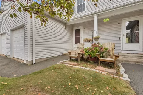 4 Jamie Ln #4B, Manchester, CT 06042
