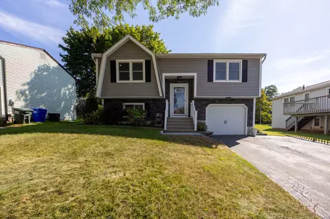 7 Westwood Cir, Meriden, CT 06450