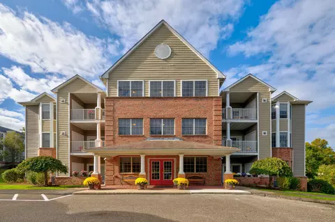 15 Cassandra Blvd #306, West Hartford, CT 06107