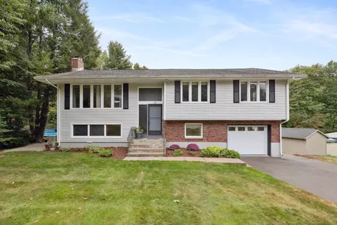 32 Tumble Brook Dr, Vernon, CT 06066