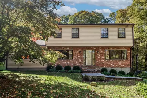42 Saw Mill Rd, Newtown, CT 06470