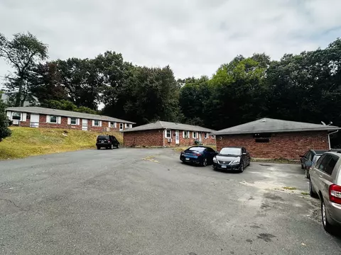 118 Hillhouse Rd, Waterbury, CT 06705