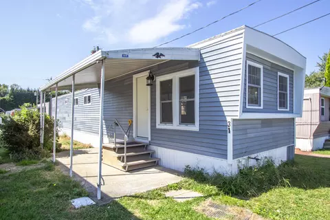 9 Main St #TRLR 31, South Windsor, CT 06074