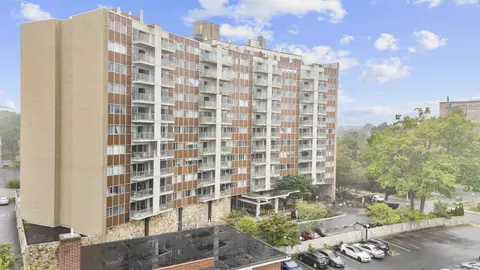30 Woodland St #4M, Hartford, CT 06105
