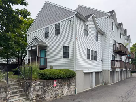 27 W Main St #15, Norwalk, CT 06851