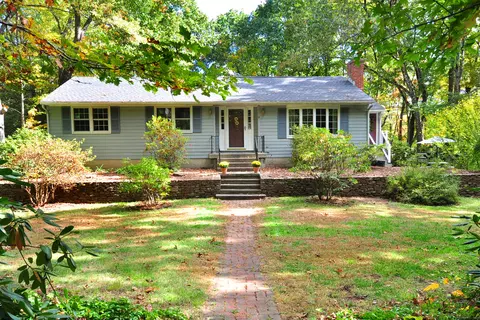 14 Rocky Ridge Ln, Farmington, CT 06032