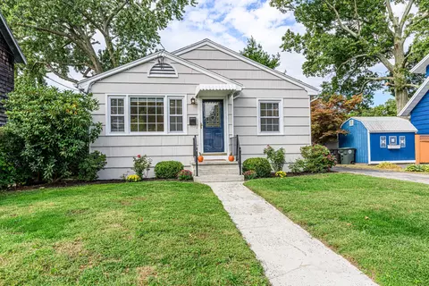 29 Loomis St, Milford, CT 06460
