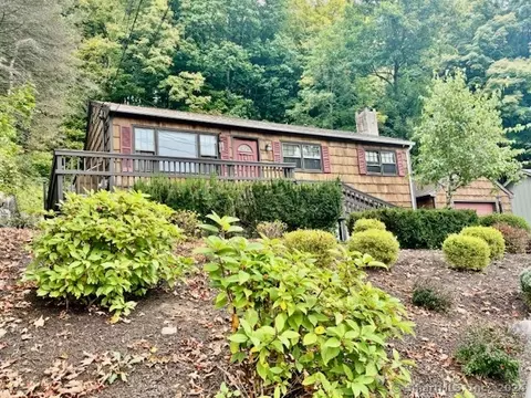 46 Maple Avenue Ext, Bethel, CT 06801