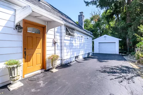 137 Wood Ave # A, Stratford, CT 06614