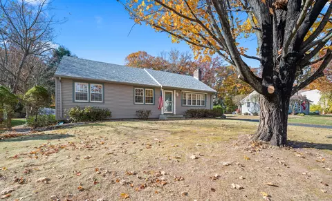 122 Woodhaven Dr, Berlin, CT 06037