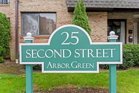 25 2nd St #B3, Stamford, CT 06905