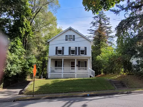 27 Starr Ave, Danbury, CT 06810