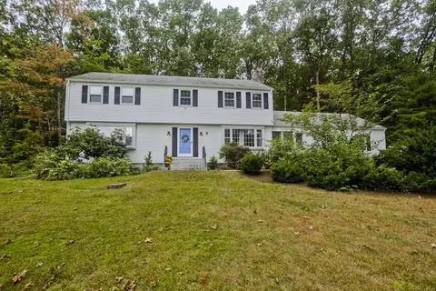 9 Elaine Dr, Simsbury, CT 06070