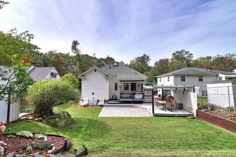 96 Lakeview Ave, Waterbury, CT 06705