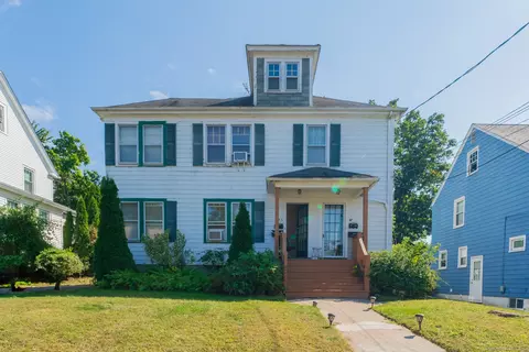 45 Woodmere Rd, West Hartford, CT 06119