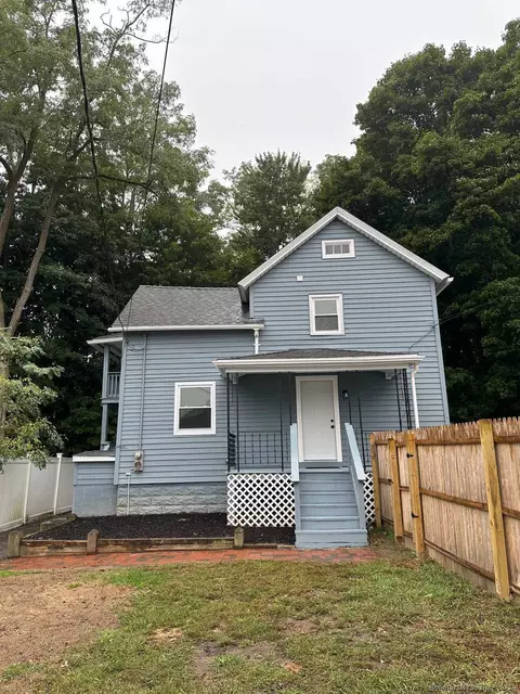 17 Woodbine St, Torrington, CT 06790