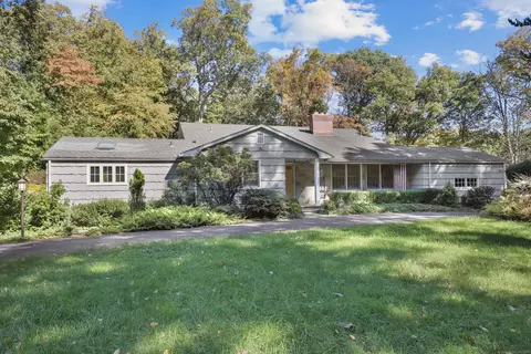 261 Rivergate Dr, Wilton, CT 06897