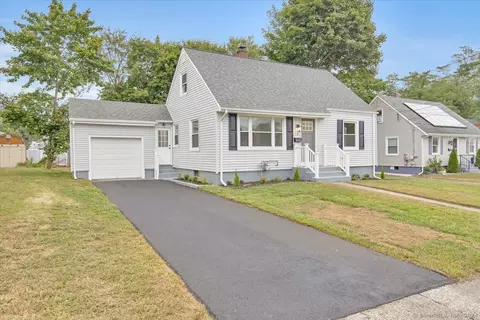 9 Windsor Rd, Hamden, CT 06517