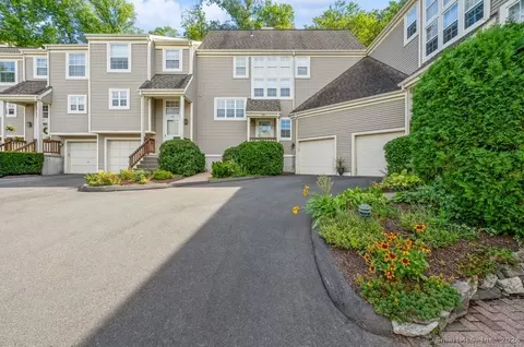 904 Foxboro Dr #904, Norwalk, CT 06851