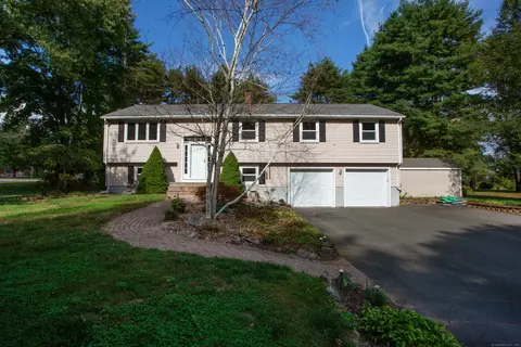 100 Latimer Ln, Simsbury, CT 06089