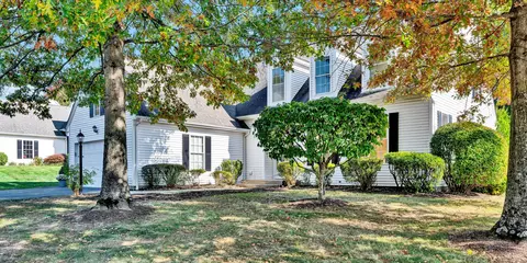 1 Chelsea Pl #1, Avon, CT 06001